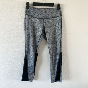 Nike dri-fit running geometric ankle cropped leggings size xs